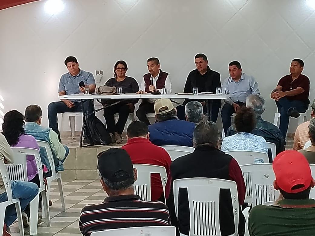 Capacita Sagarhpa a pescadores de Huatabampo en prevención de contacto con tiburones